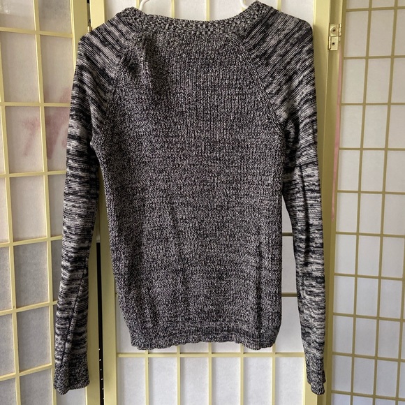 Target sweater size medium - Picture 2 of 2